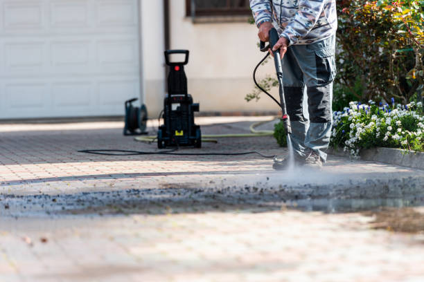 Best Garage Pressure Washing  in Louisburg, KS